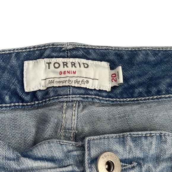 Torrid Boyfriend Jeans Distressed Ripped Women's Size 20 - Picture 3 of 8
